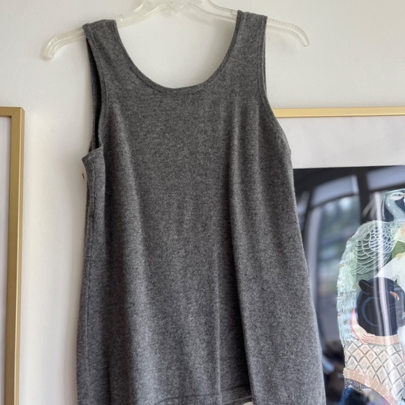 Wyton. Cashmere Tank and Sweater Set, XL - Picture 7 of 8